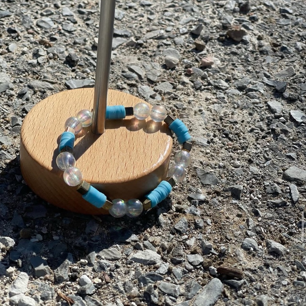 Elegant Blue and Gold Beaded Bracelet